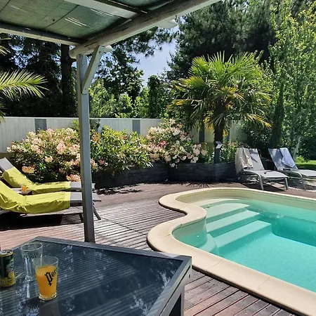 Les Centauris Bed & Breakfast *